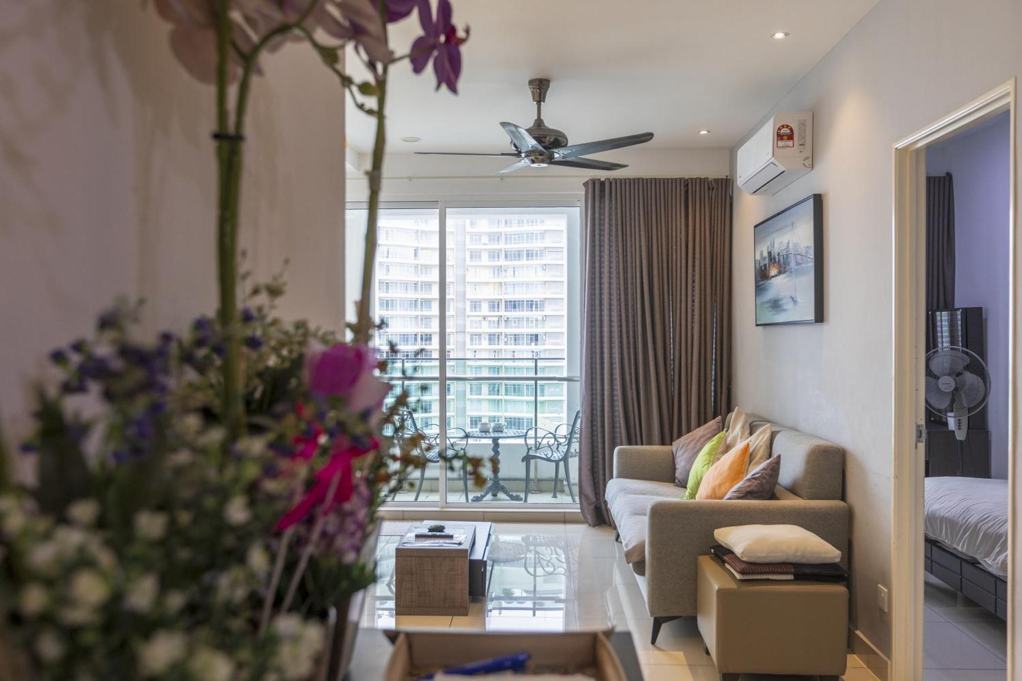 Sky Suites George Town  Kültér fotó